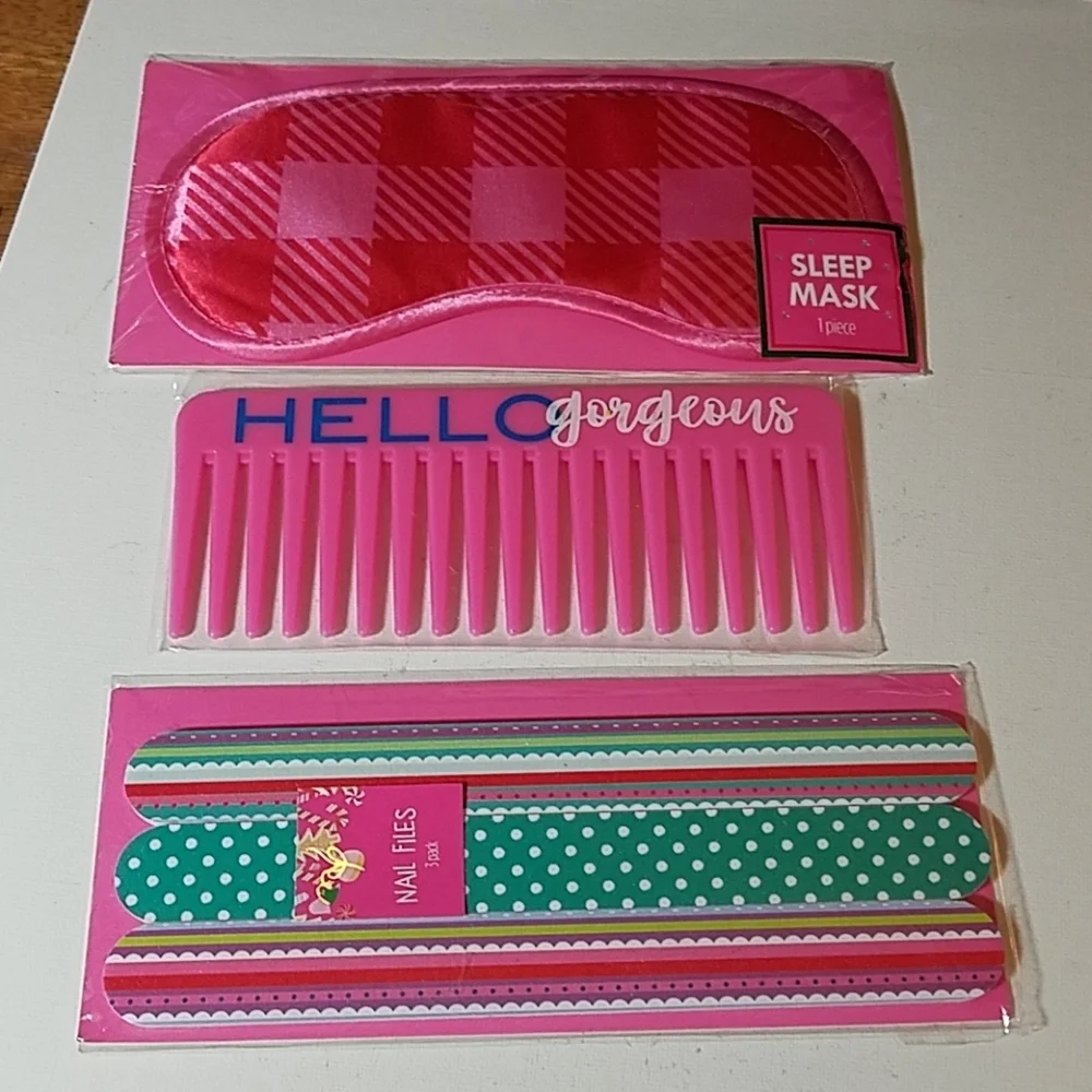 Tolietry Set of 3 Items